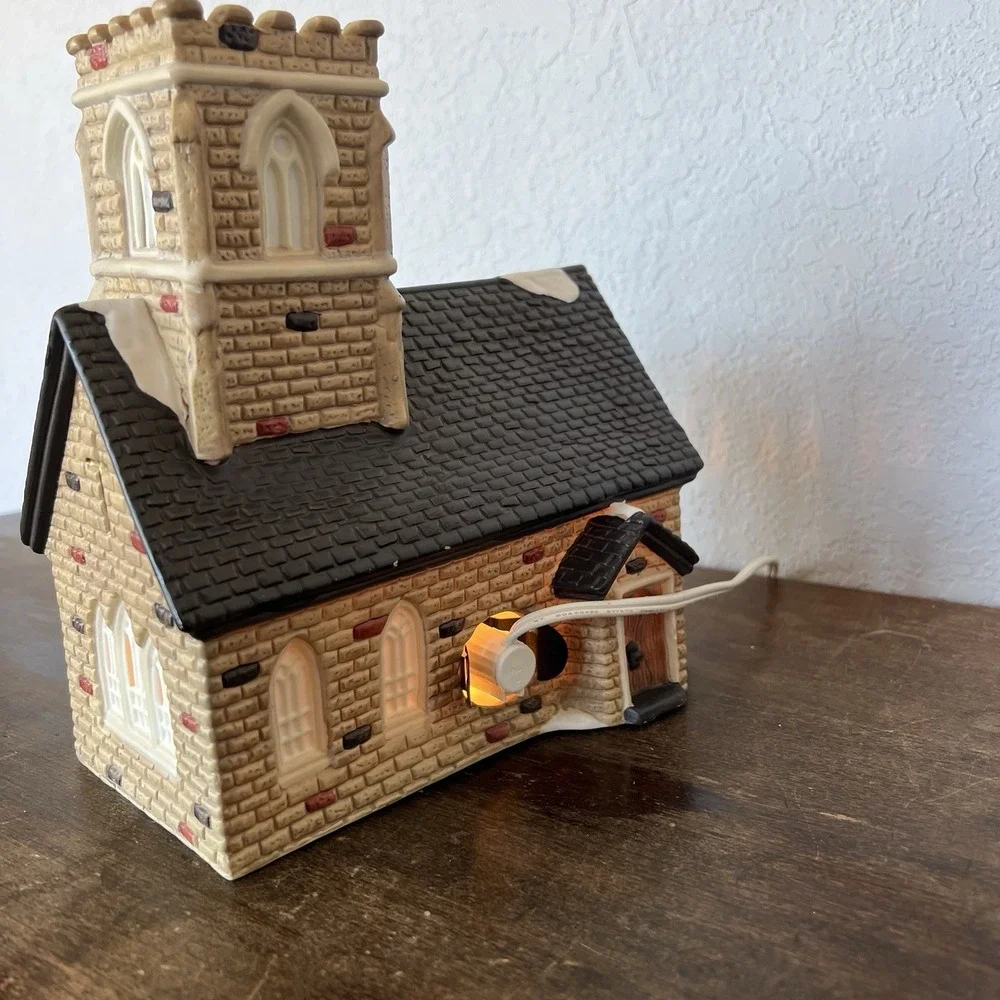 VTG Dickens Keepsake‎ Porcelain Lighted House Church Village O'Well Novelty 1995
